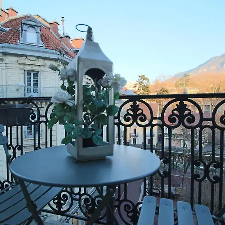 23m2 Le Grand En Hyper Centre-ville Avec Balcon Apartmán *